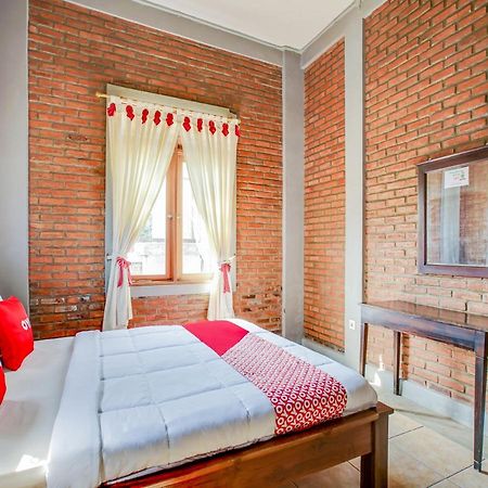 Oyo 3896 Villa Pesona Wisata Puncak Cianjur Exterior foto
