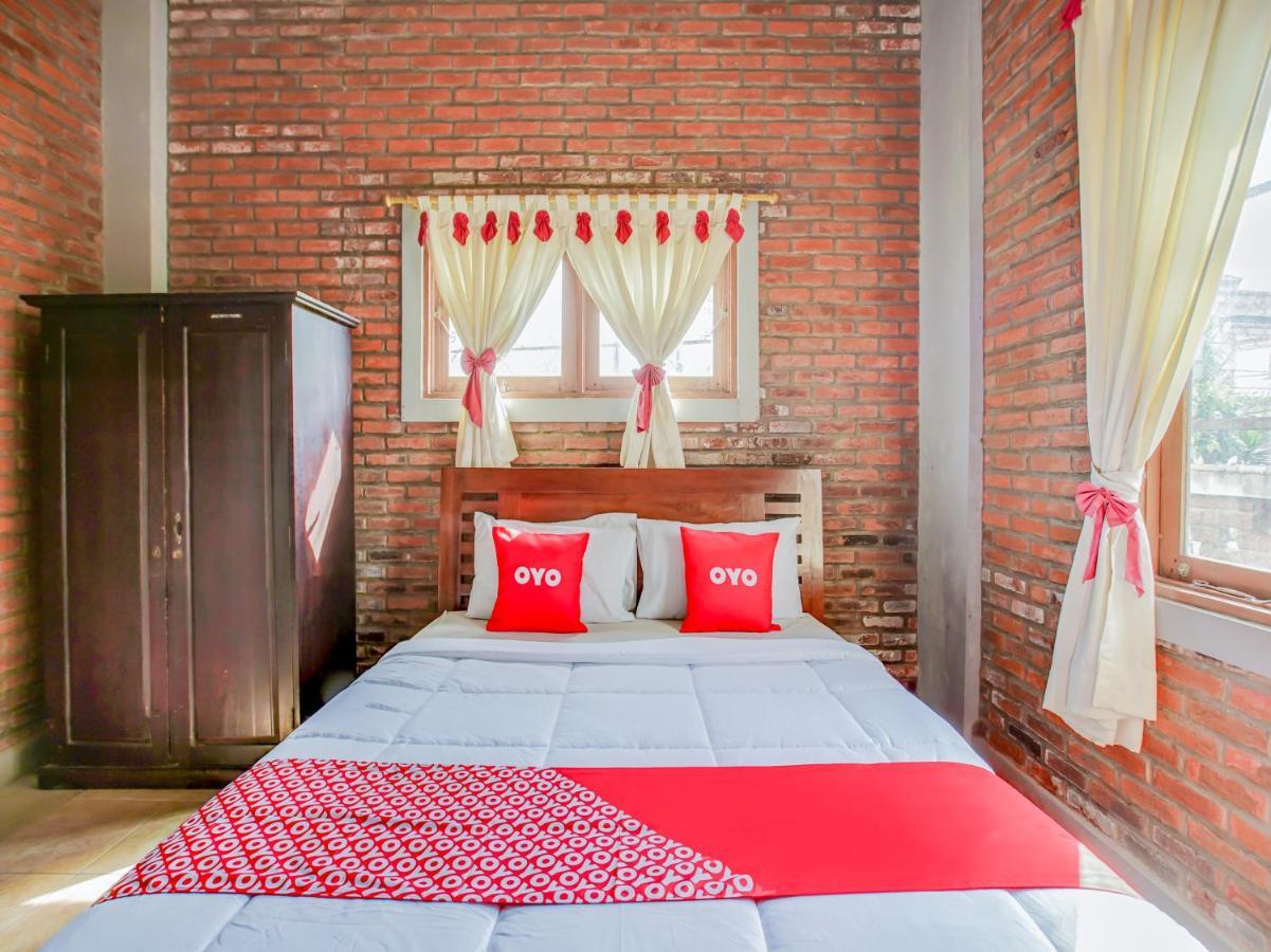 Oyo 3896 Villa Pesona Wisata Puncak Cianjur Exterior foto